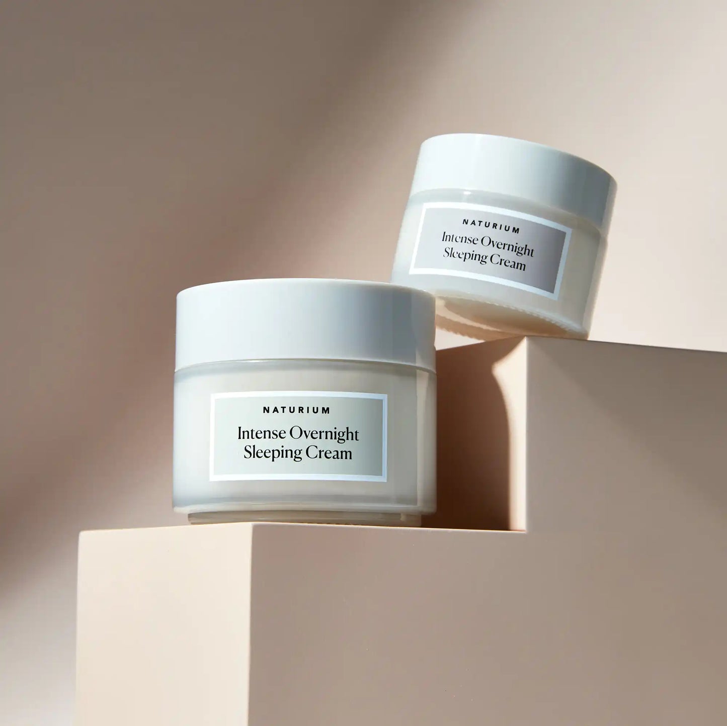 intense-overnight-sleeping-cream-jumbo-i8 11_18_2021_Naturium0552-crop.webp